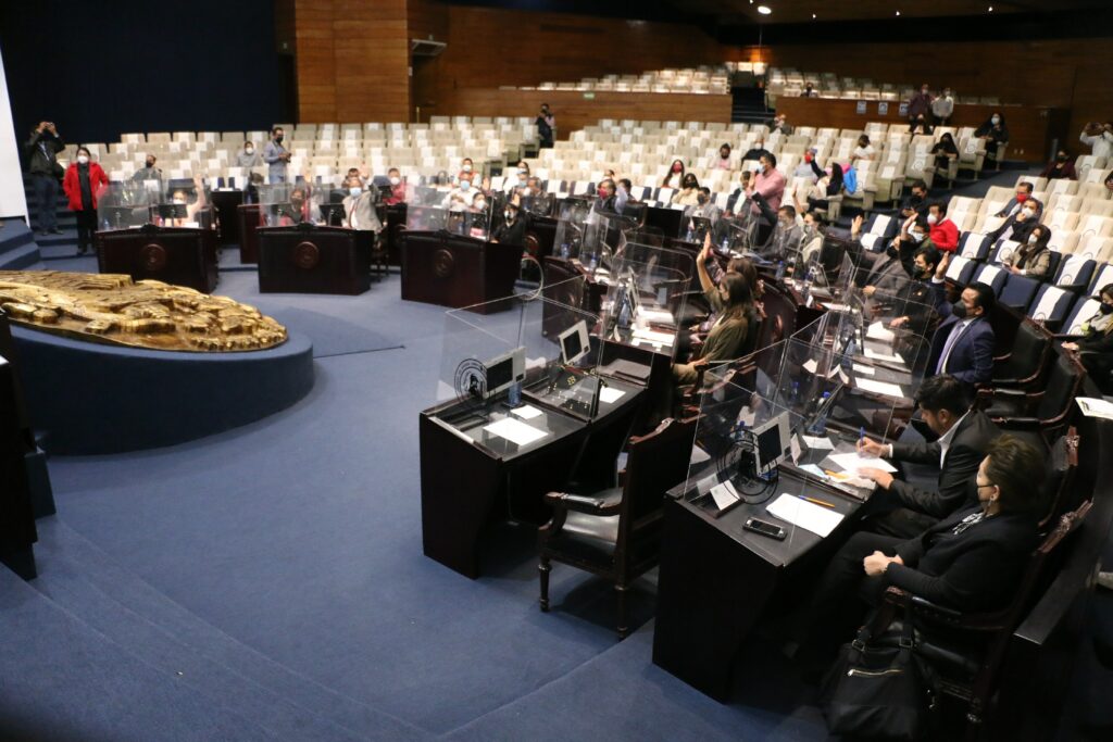 Diputados trabajaron activamente en sesión extraordinaria