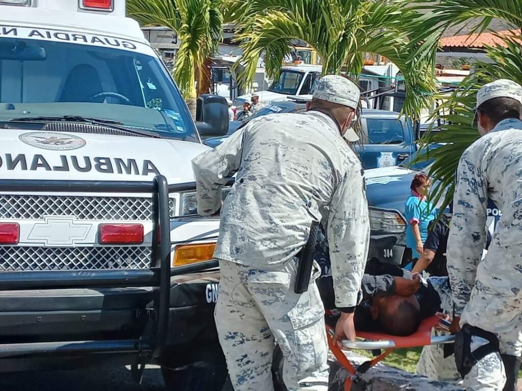 “Estudiantes” agredieron a elementos de la Guardia Nacional