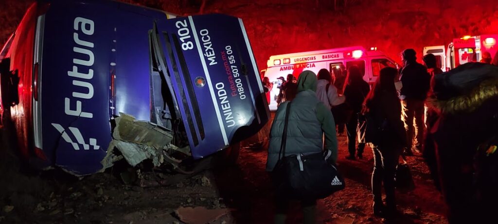 Volcó autobús de Futura con saldo de 25 heridos