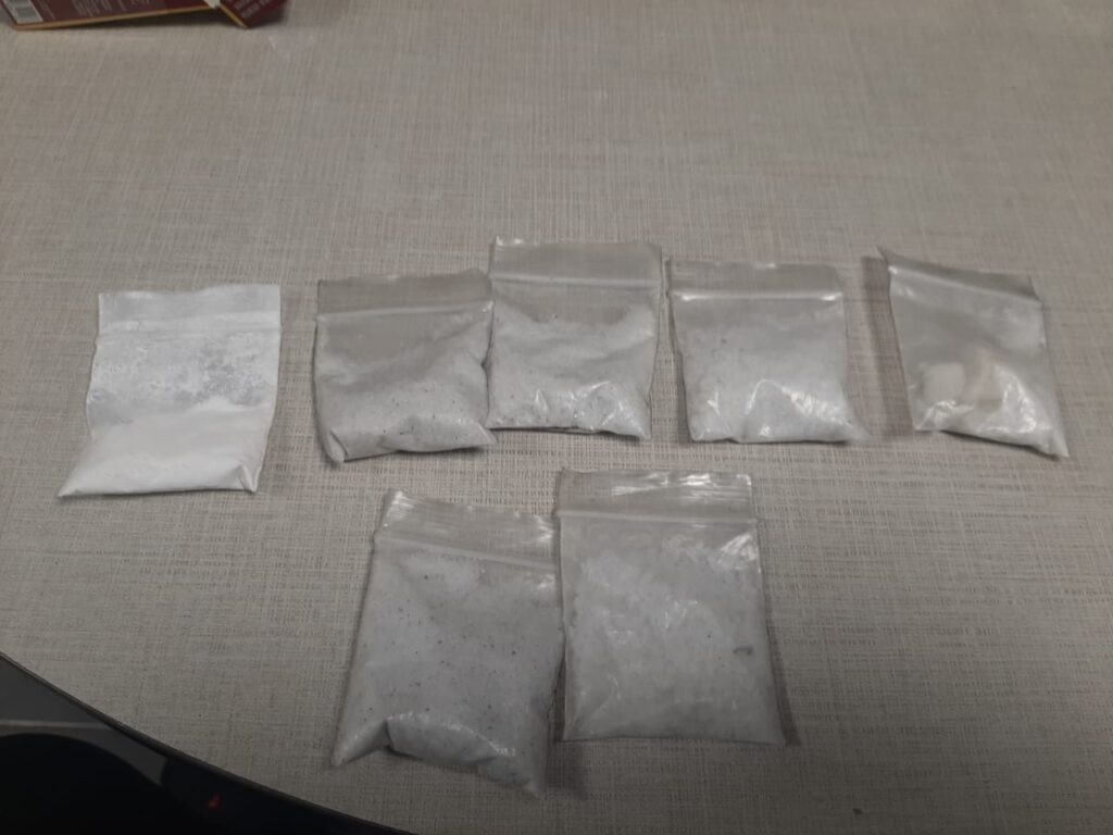 Capturado con supuestas drogas sintéticas