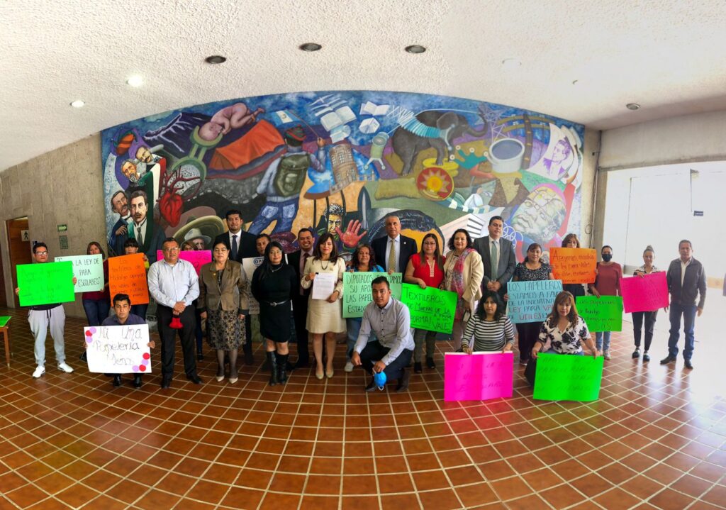 Será por ley el derecho a útiles escolares del estado de Hidalgo