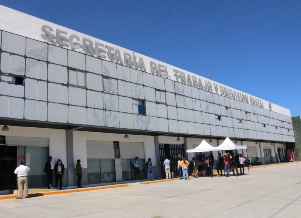 Secretaría del trabajo anuncia casi mil vacantes para emplearse en Hidalgo