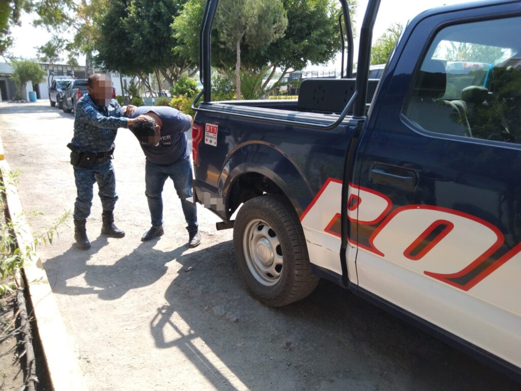 Capturan a sujeto relacionado con asalto a comercio