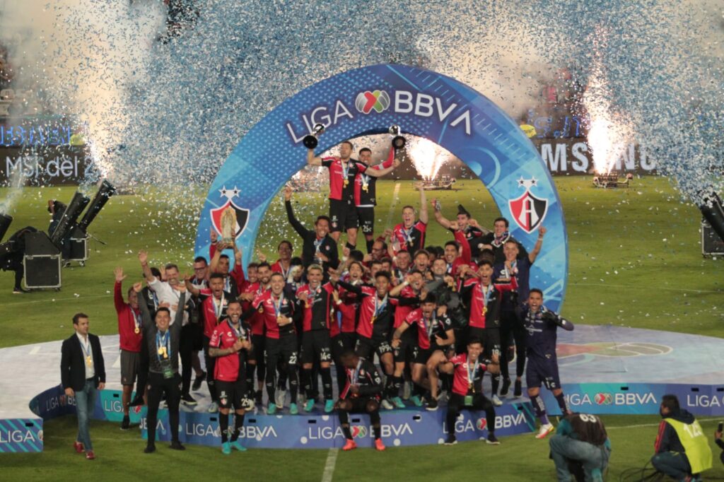 Zorros del Atlas callaron a la capital de Hidalgo