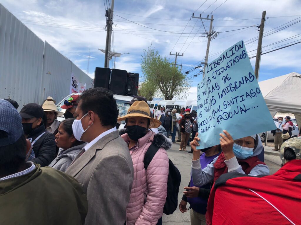 Manifestantes bloquean Congreso de Hidalgo y Palacio de Gobierno