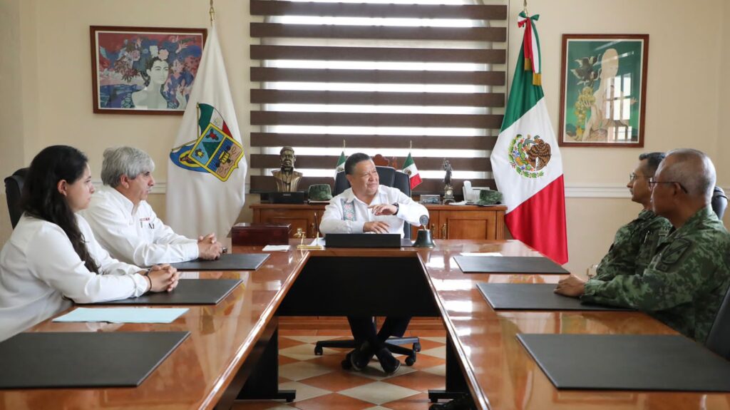 Dialogo para combatir el rezago desde diversos frentes