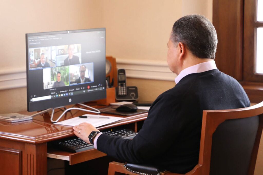 Julio Menchaca busca transparencia en adquisiciones e infraestructura pública