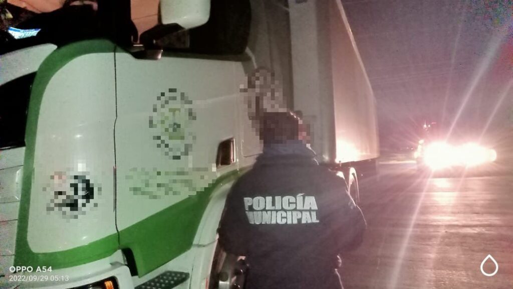 Recuperan tráiler con reporte de robo