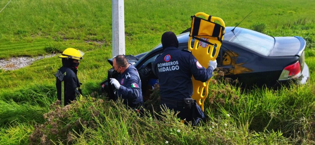 Mueren dos mujeres al salir de la carpeta asfáltica