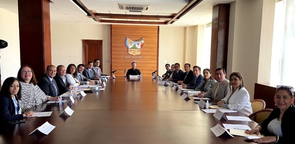 Julio Menchaca se reunió con su gabinete