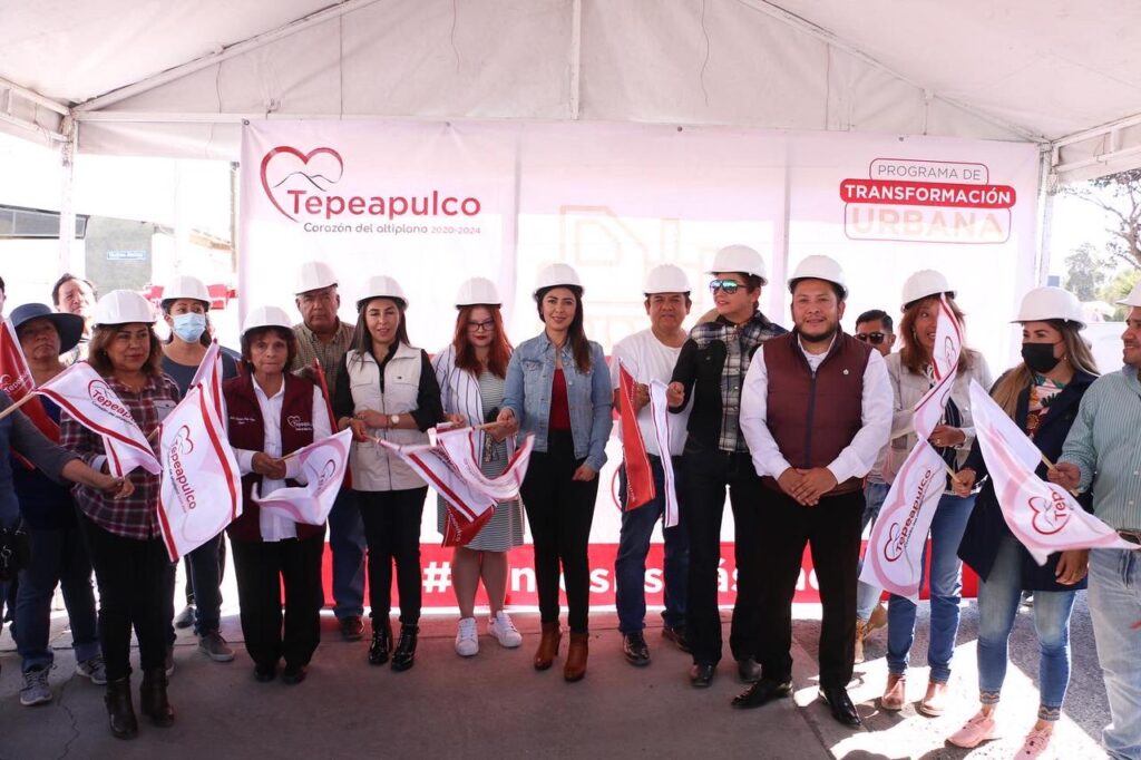 Marisol Ortega encabeza pavimentación de Avenida Carlos Lazo