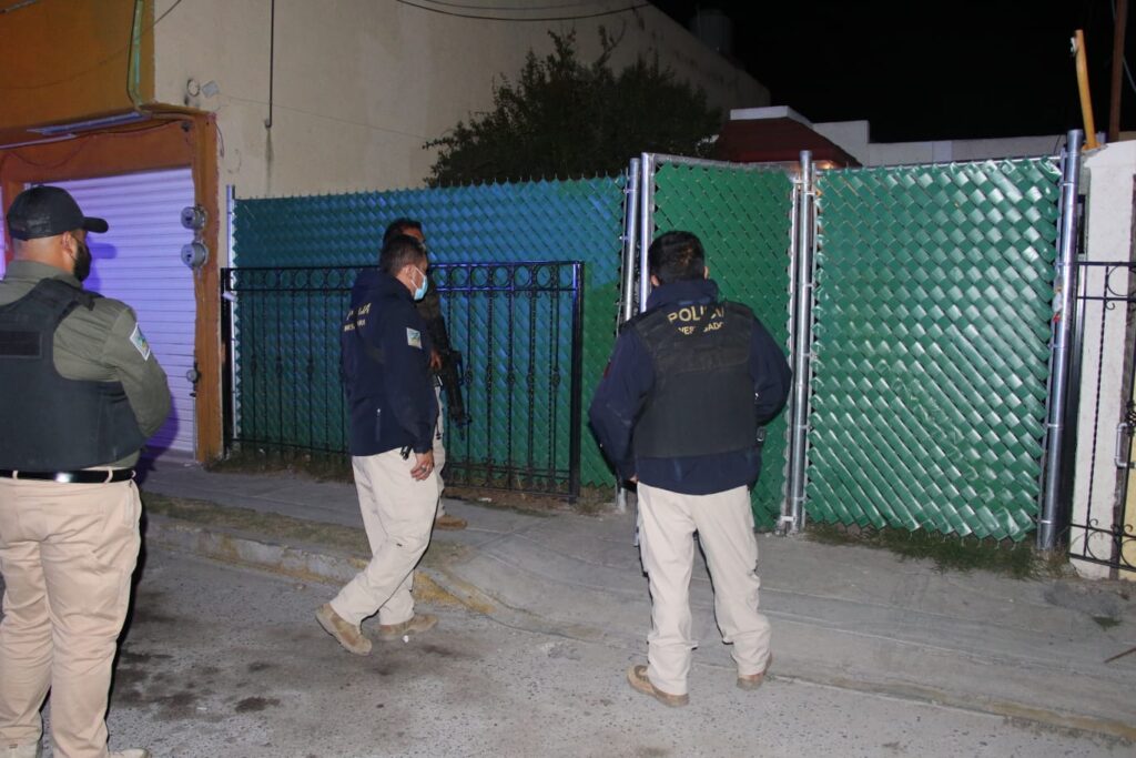 Detienen a dos personas y aseguran cocaína, cristal y mariguana