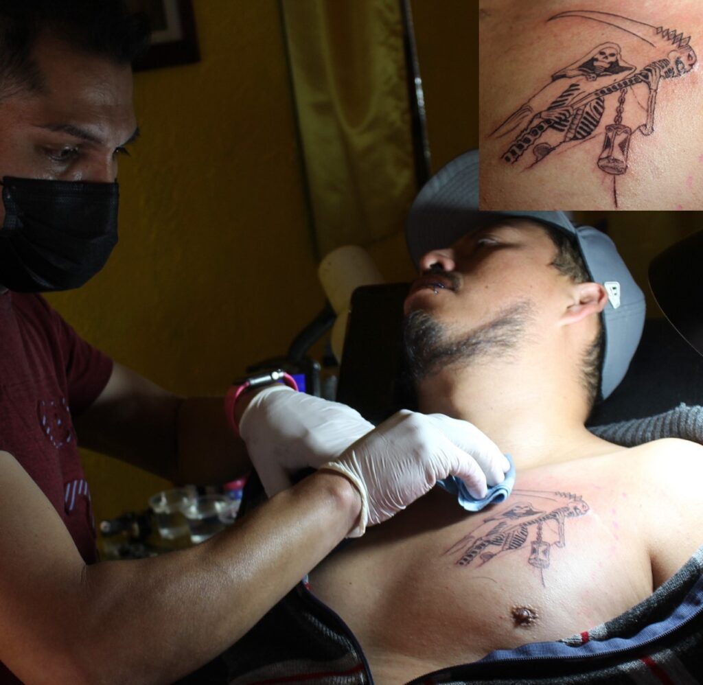 El arte y moda de tatuajes de calidad