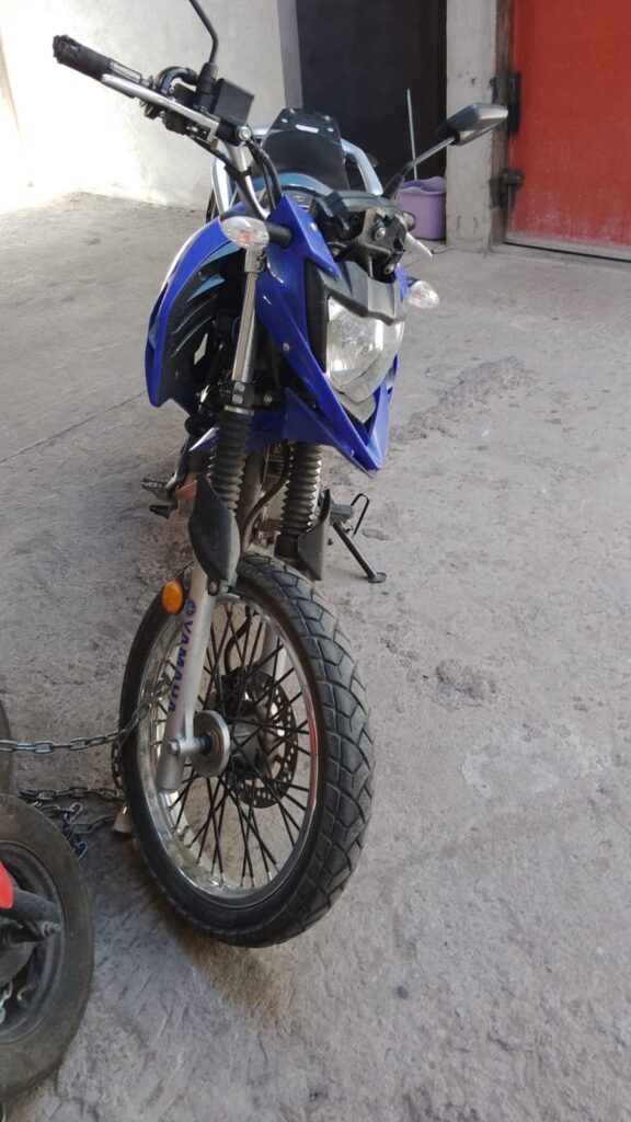 Ladrones abandonaron una motocicleta