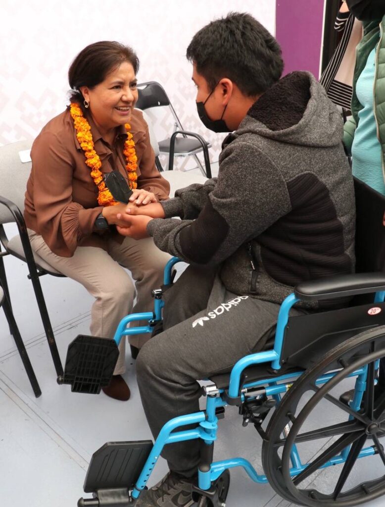 Entrega de apoyos técnicos para personas con discapacidad