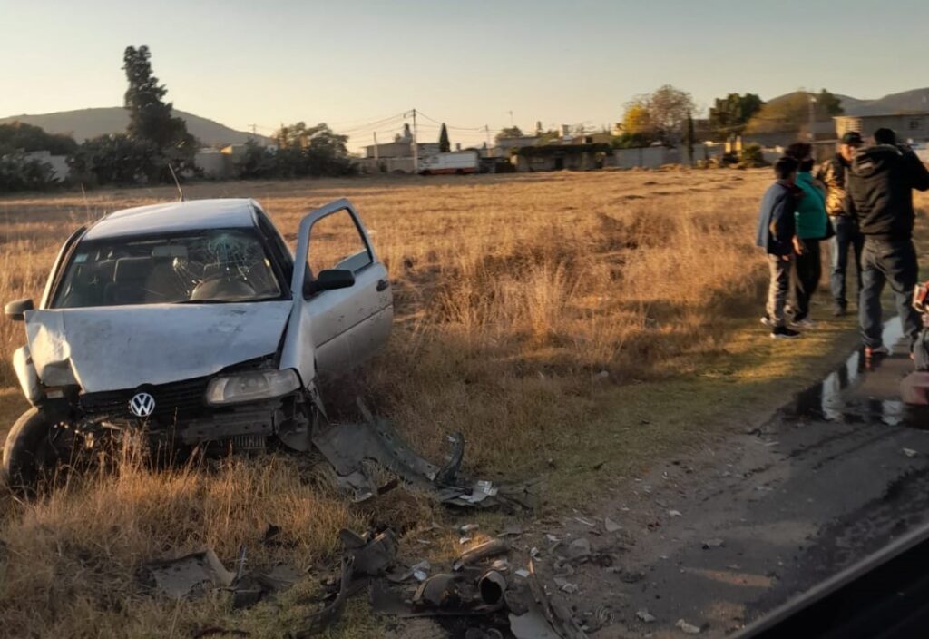 Dos mujeres heridas en aparatoso choque