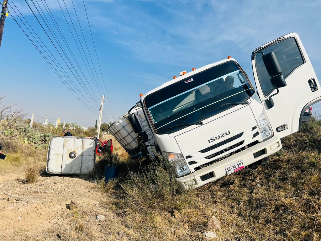 Cuantiosos daños en choque por alcance