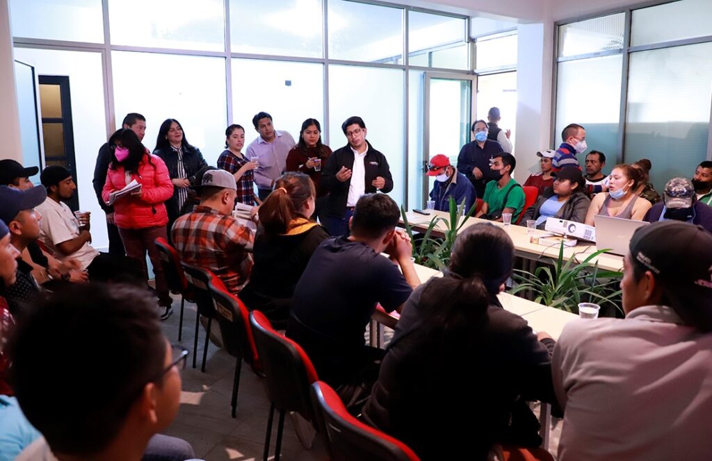 Hidalguenses se van a desempeñar trabajo agrícola en Jalisco