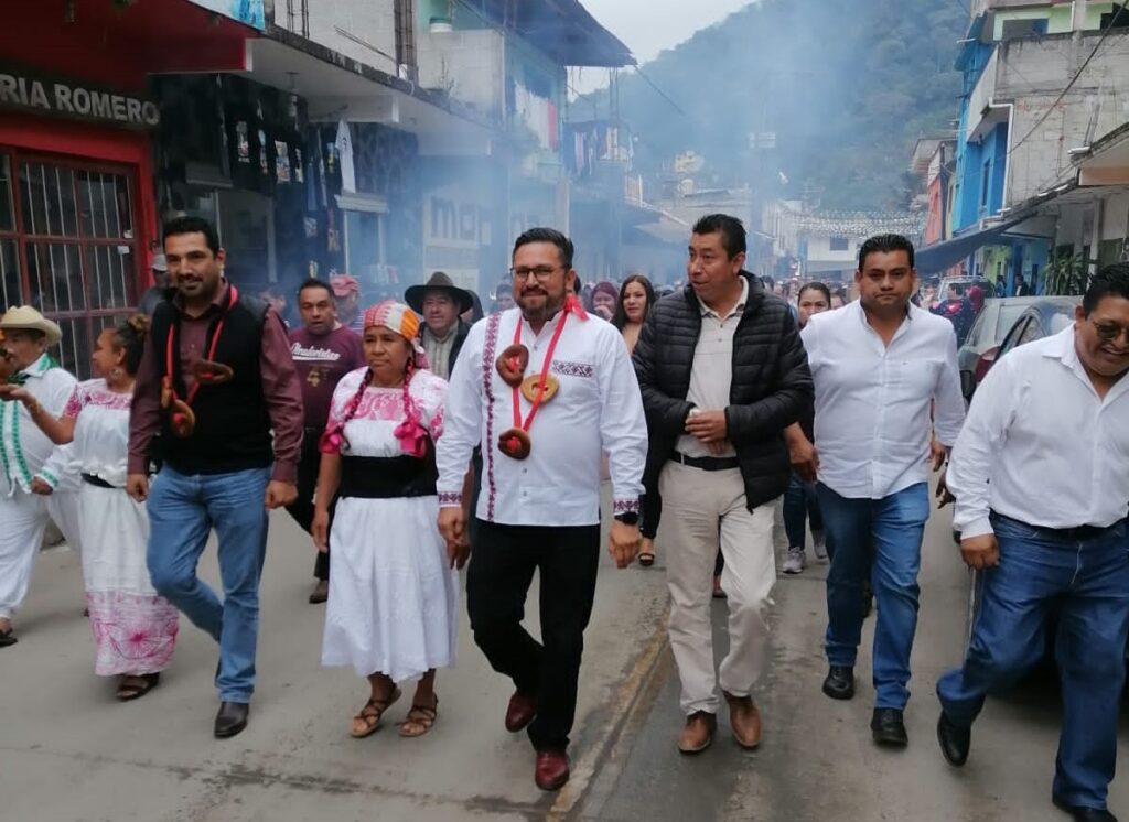 Capacitan a mujeres huejutlenses sobre derechos humanos