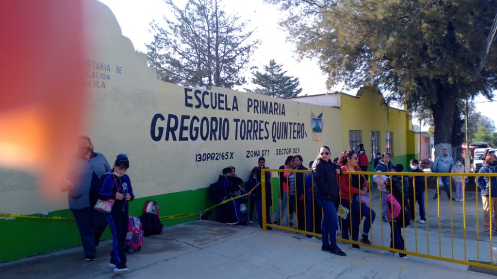 Manifestación en primaria “Gregorio Torres quintero”