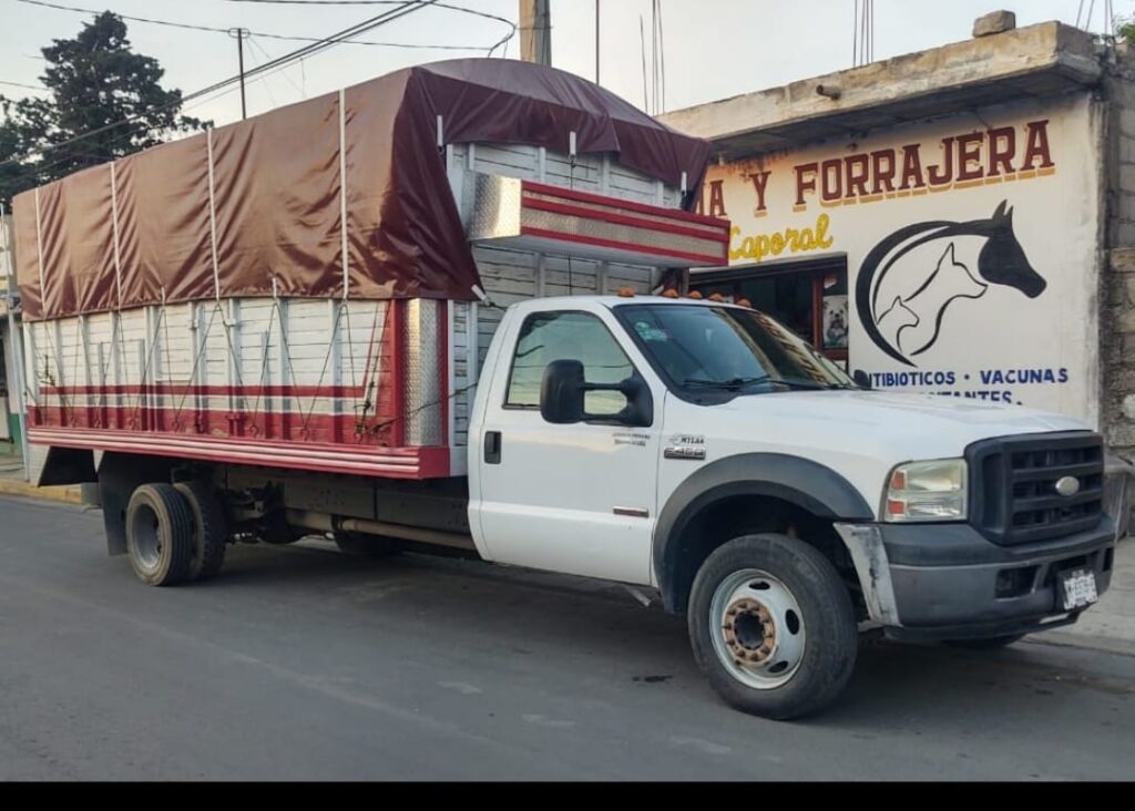 Urge apoyar para recuperar la camioneta