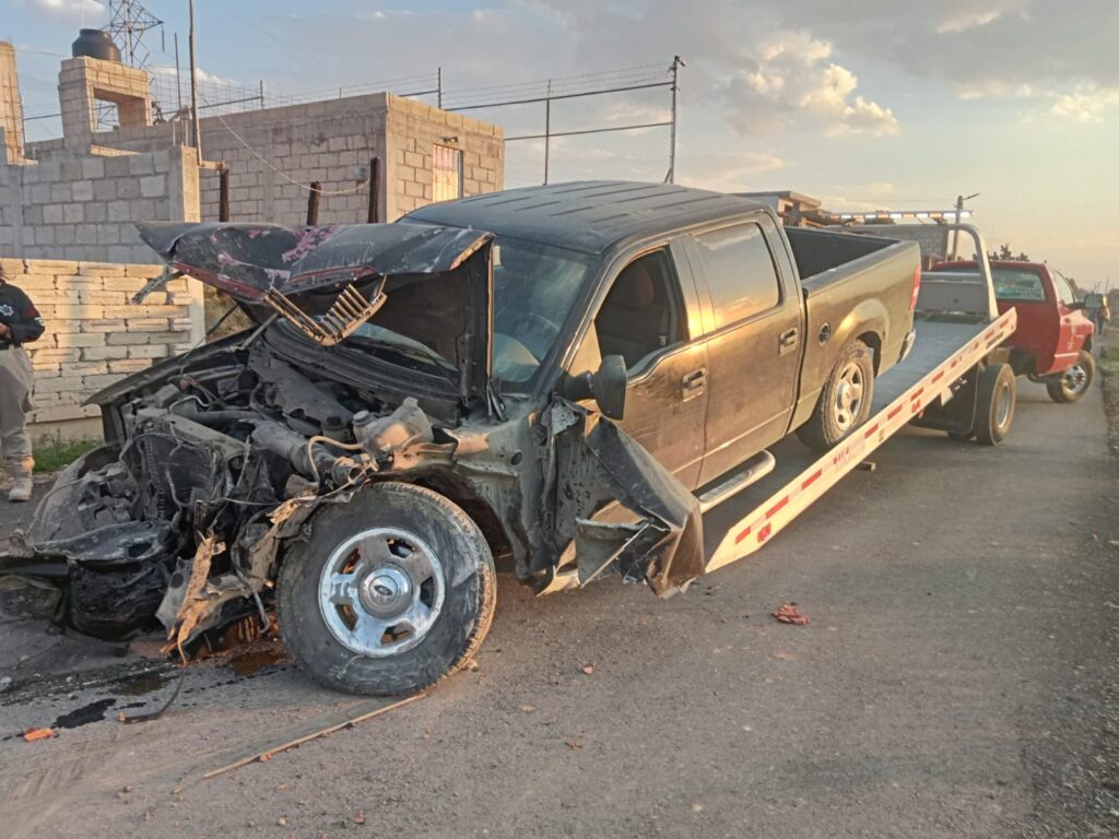 Causó un accidente y mentó la madre a los policías