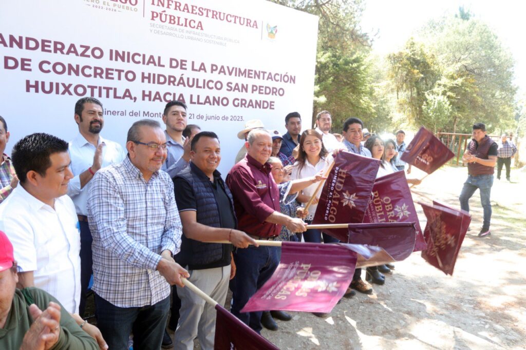 Construyen camino que interconecte a Real del Monte y Omitlán