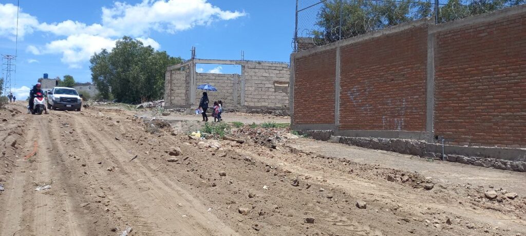 Gobierno rehabilitó el camino de acceso a colonia La Loma