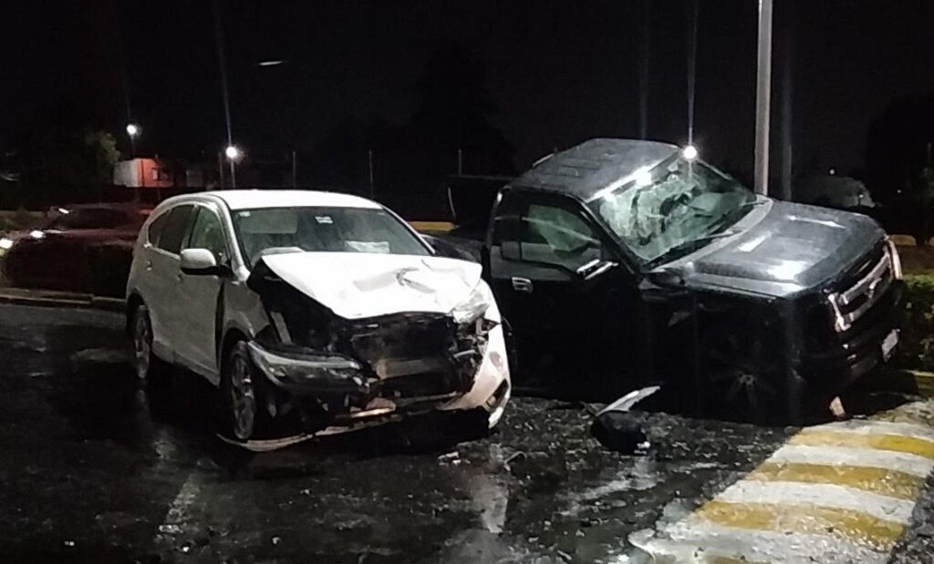 Ebrio conductor origino aparatoso accidente