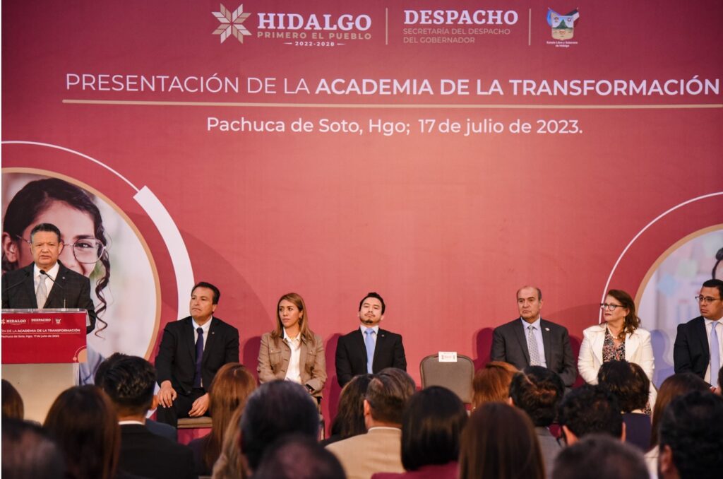 Presenta Menchaca Salazar la Academia de la Transformación