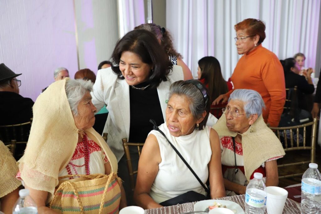 Celebran Día Nacional de los Adultos Mayores