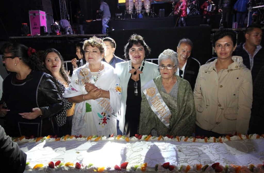 Éxito en la fiesta anual por 87 aniversario de Almoloya