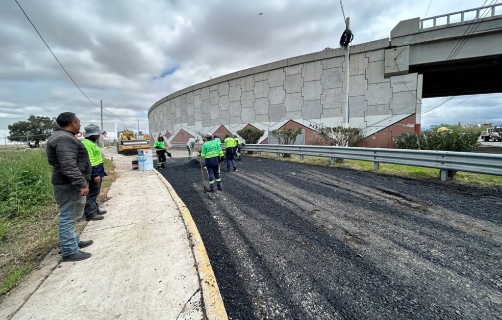 SIPDUS repara revestimiento en lateral del bulevar Las Torres