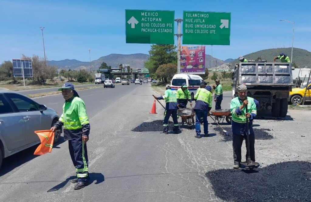 SIPDUS interviene para rehabilitar vialidades en Pachuca