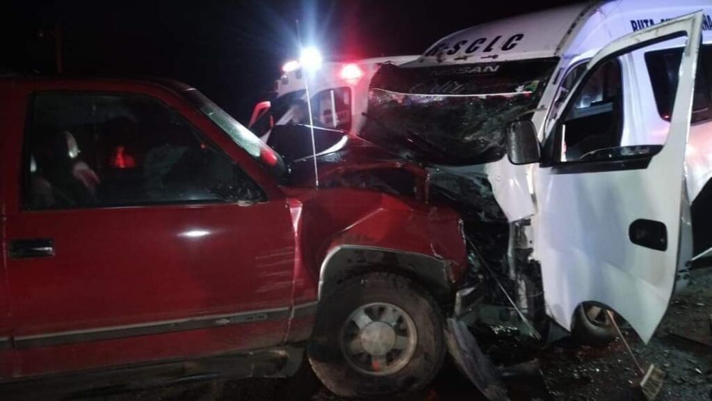 Jugadores del Club Pachuca heridos en un choque