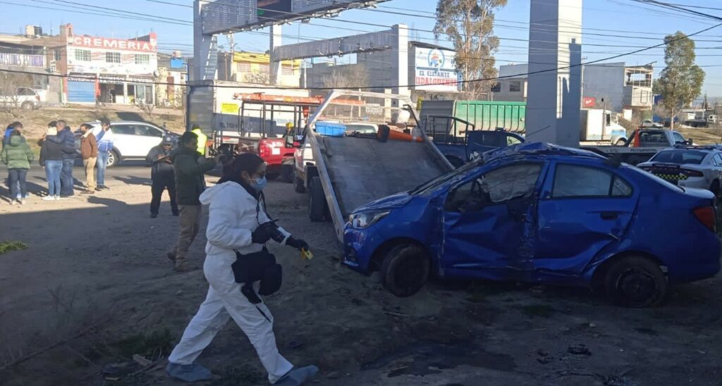 Jovencita muere al chocar su automóvil