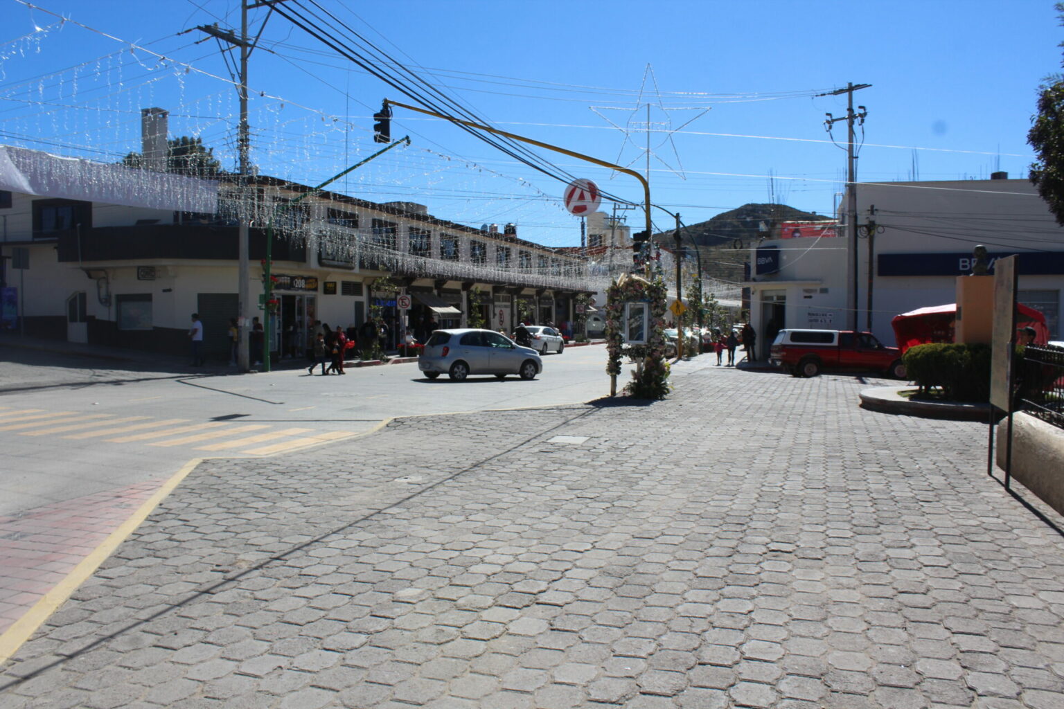 Asaltantes de cuentahabientes balearon en la cara a su víctima