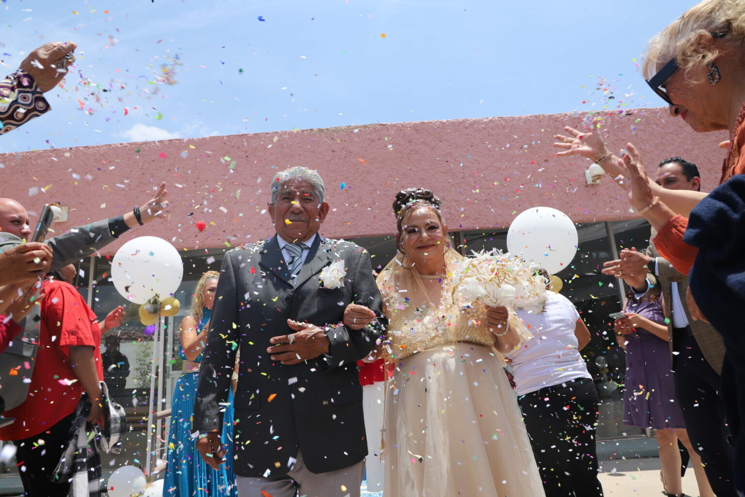 Contraen matrimonio pareja de adultos mayores