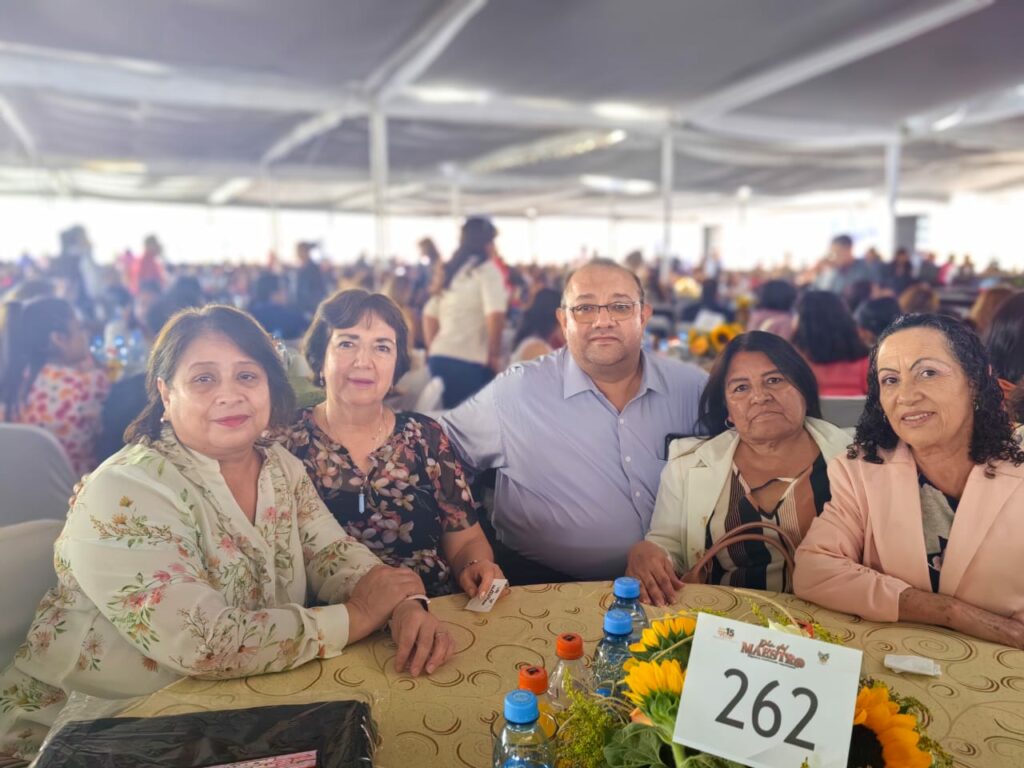 Gobierno de Hidalgo reconoce labor de las y los docentes