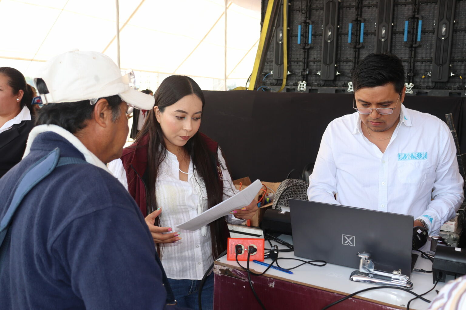 Apoyos económicos para la comunidad migrante hidalguense