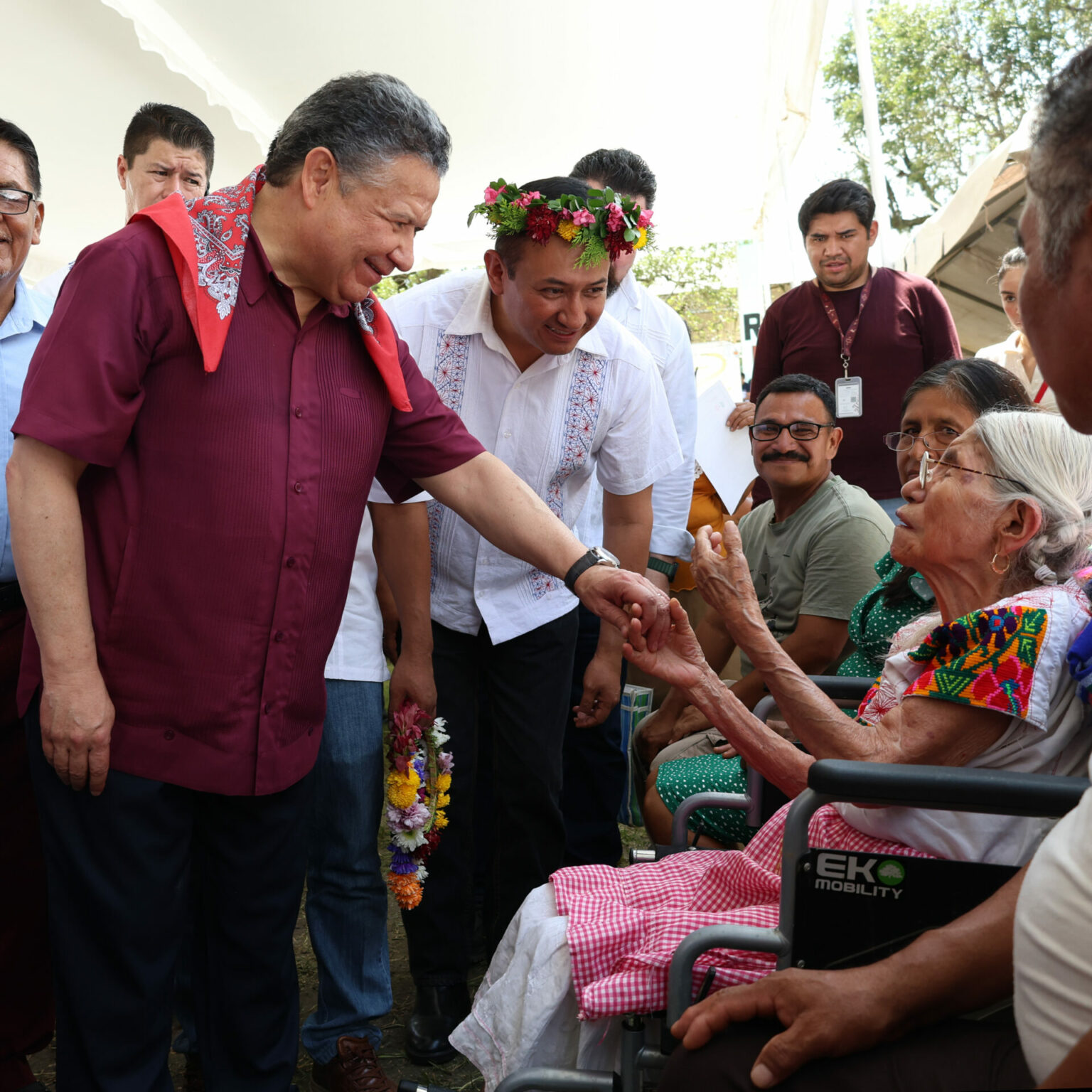 Gobernador escucha y atiende las necesidades más sentidas del pueblo