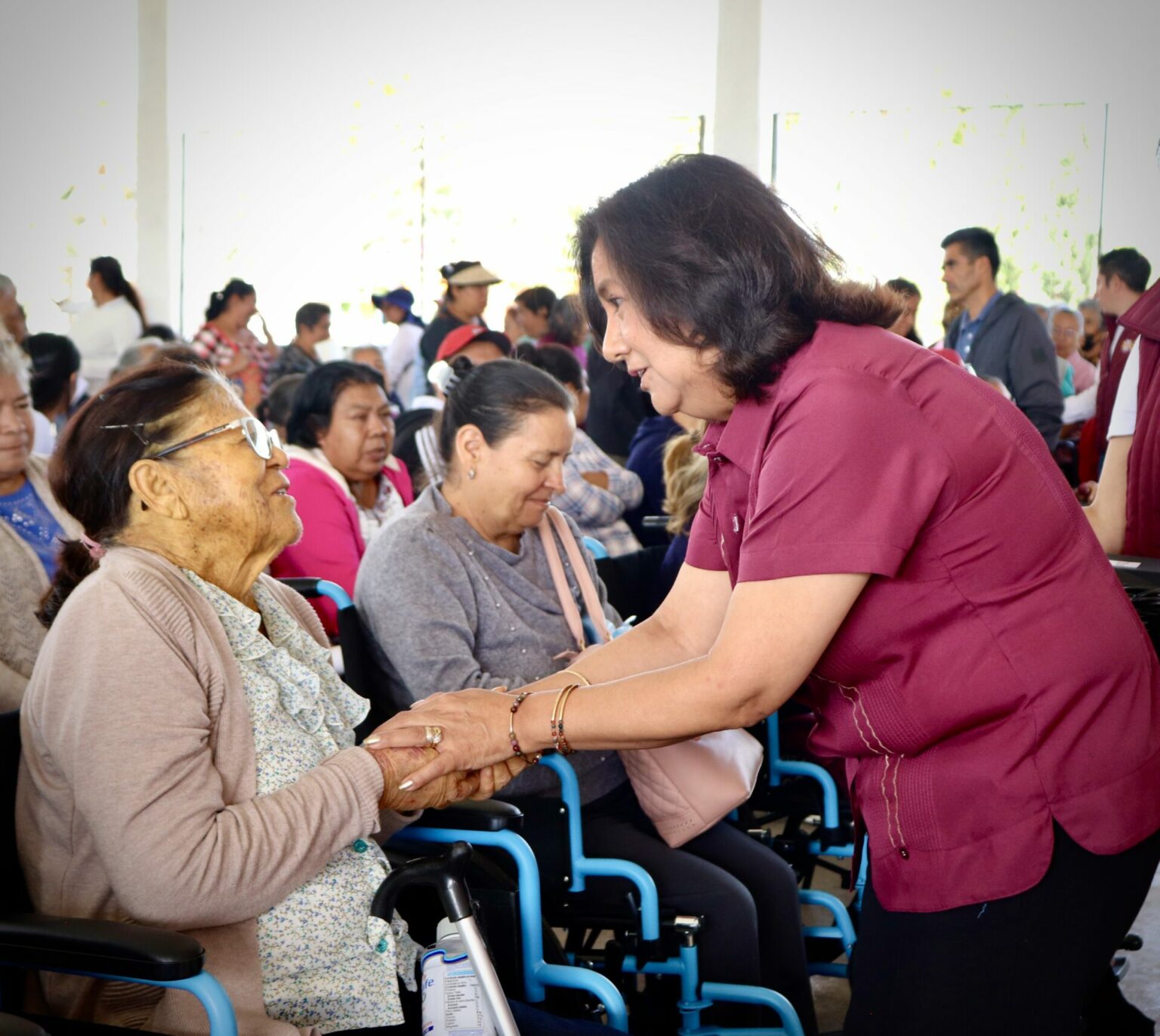 DIFH entregó apoyos a grupos prioritarios