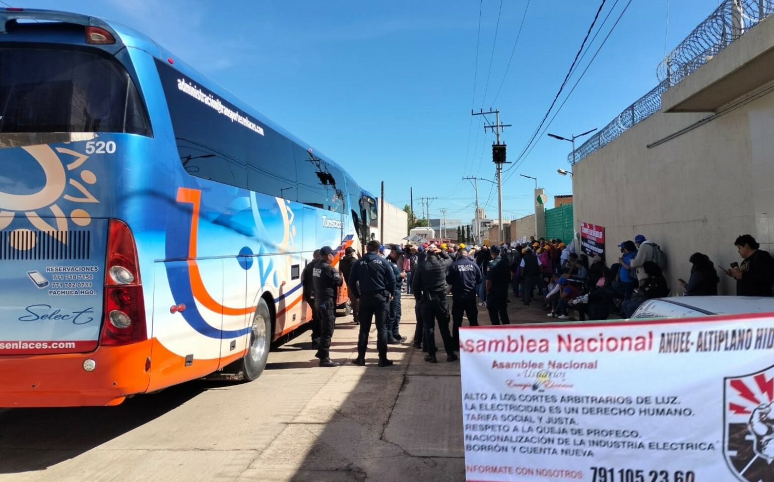 Manifestación en contra de la CFE