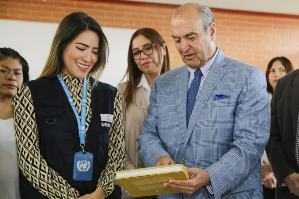 Unesco donó libros al Bachillerato plantel Tizayuca