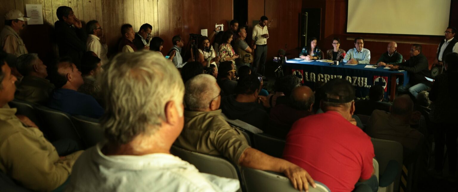 Trabajadores de la planta Cruz Azul solicitan la intervención del gobierno para resolver conflicto