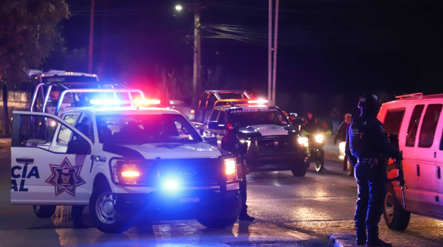 Operativo en comercio vinculado con venta irregular de alcohol y narcomenudeo