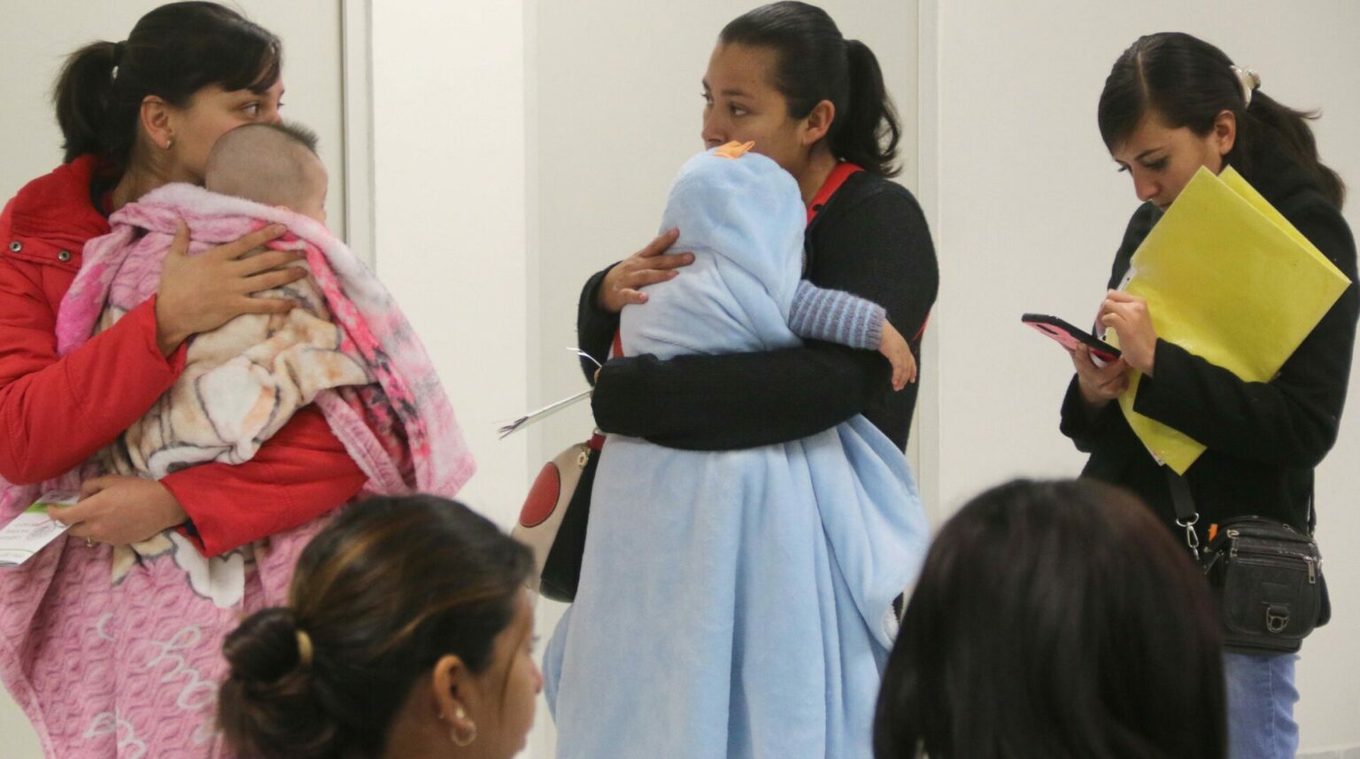 Acceso universal y gratuito a los servicios de salud reproductiva