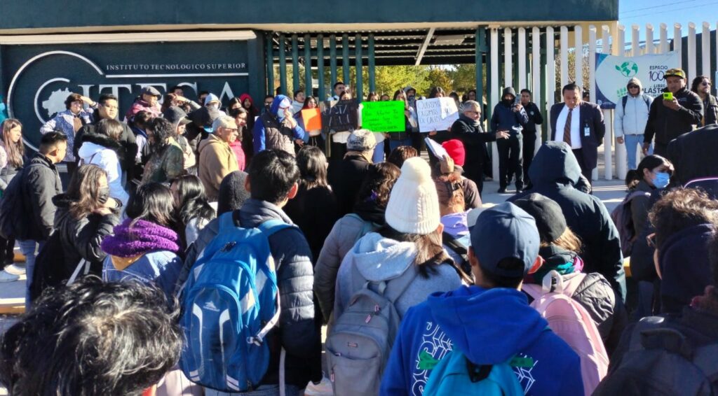 Estudiantes se manifiestan por abusos en el ITESA