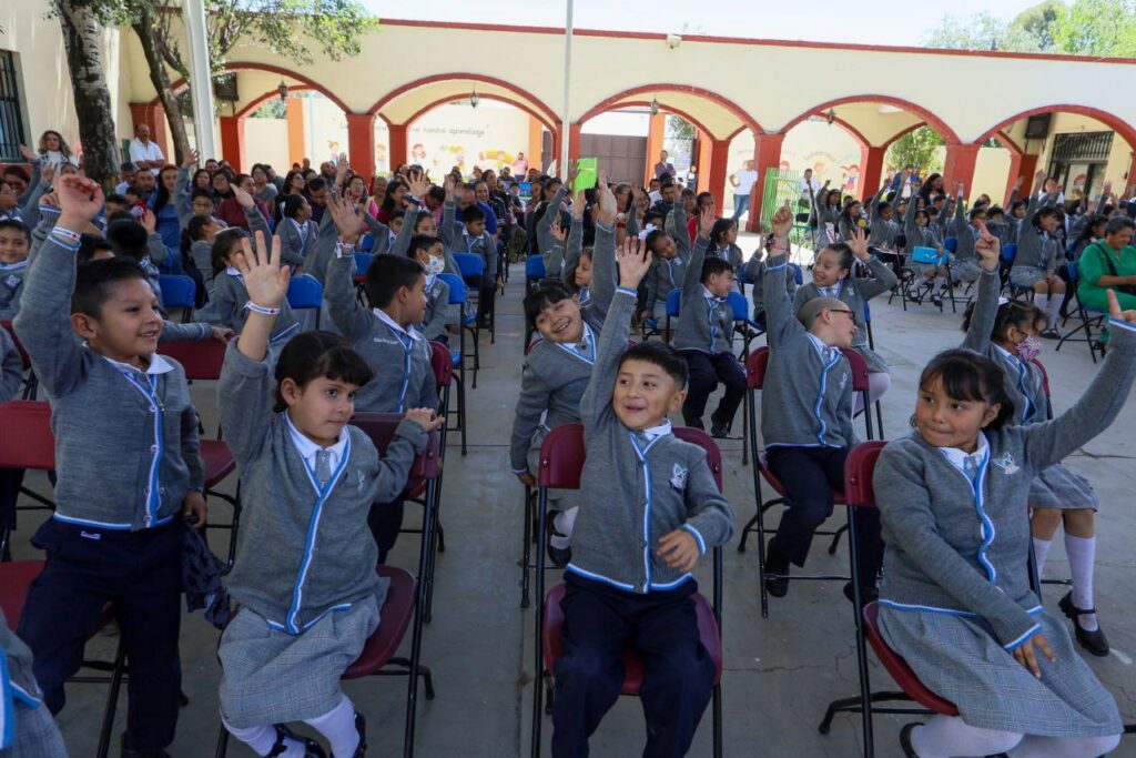Regresan a clases casi 600 mil estudiantes de nivel básico en Hidalgo