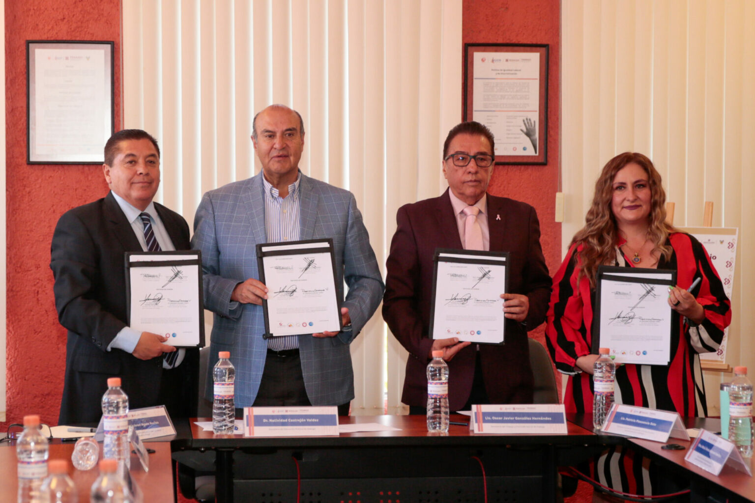 Firman SEPH e ICATHI convenio para otorgar becas “María Bárbara Cajero López”